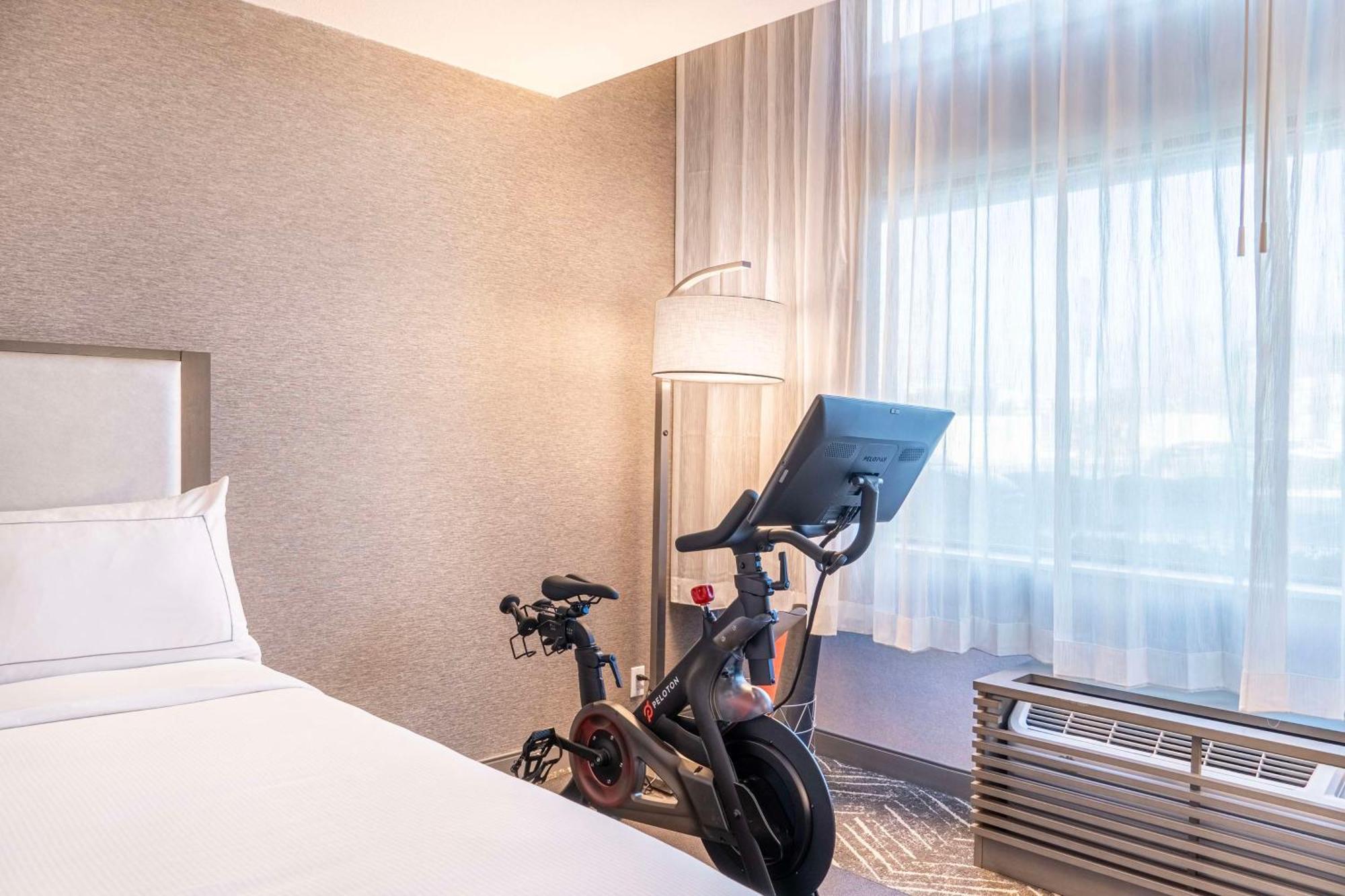 Doubletree By Hilton Orange County Airport Hotel Santa Ana Eksteriør billede