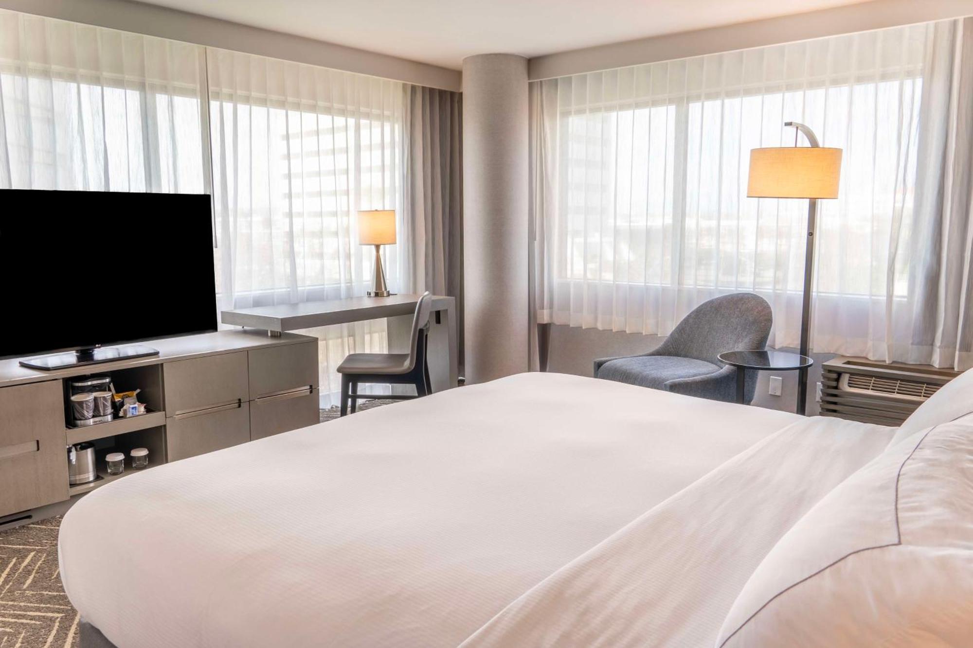 Doubletree By Hilton Orange County Airport Hotel Santa Ana Eksteriør billede