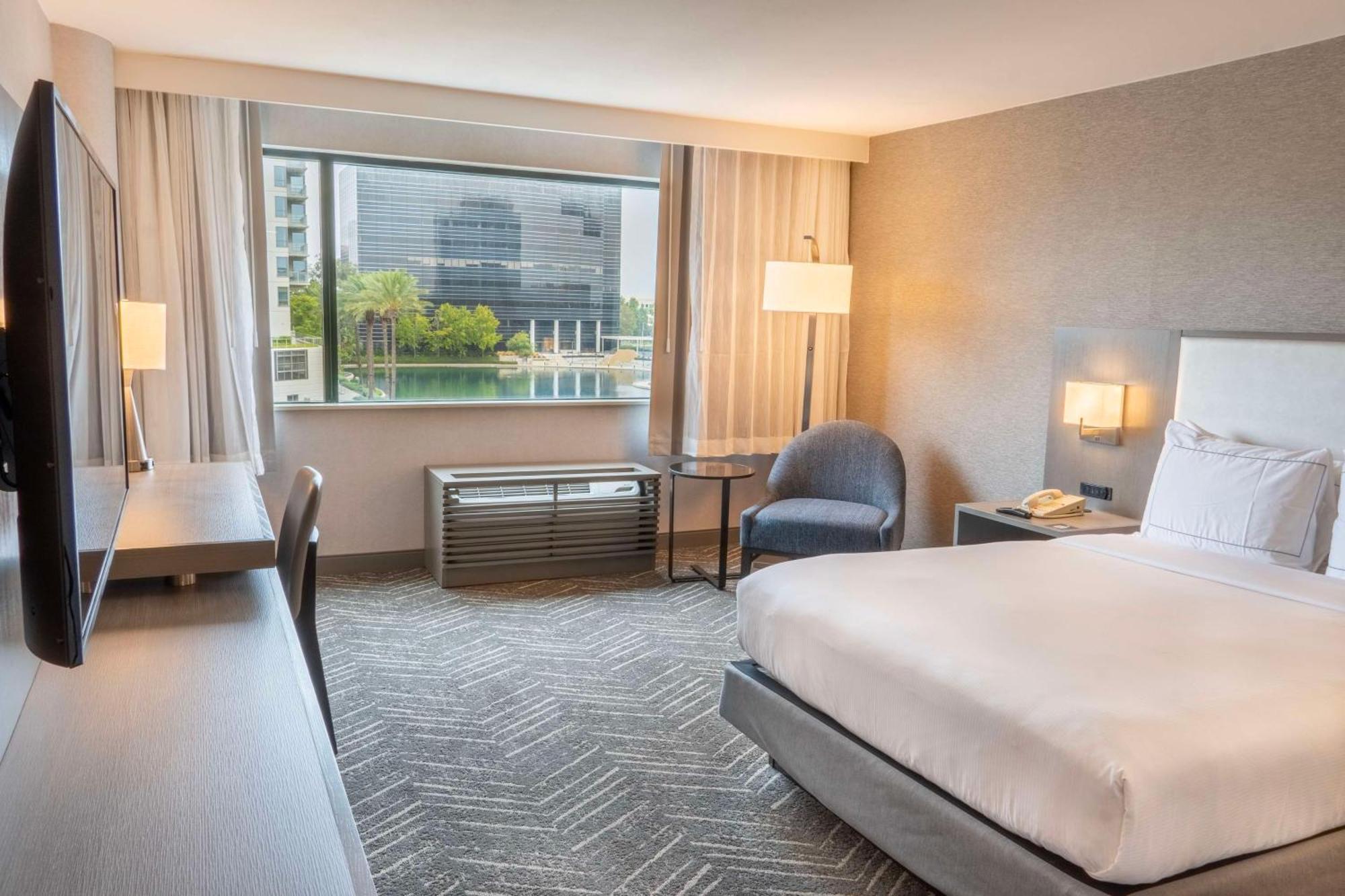 Doubletree By Hilton Orange County Airport Hotel Santa Ana Eksteriør billede
