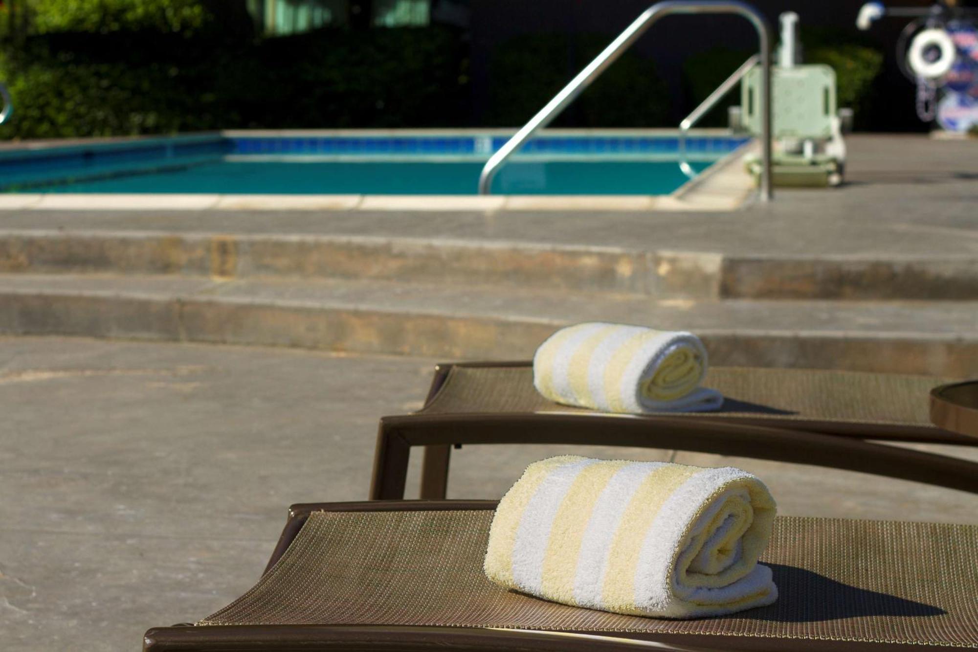 Doubletree By Hilton Orange County Airport Hotel Santa Ana Eksteriør billede