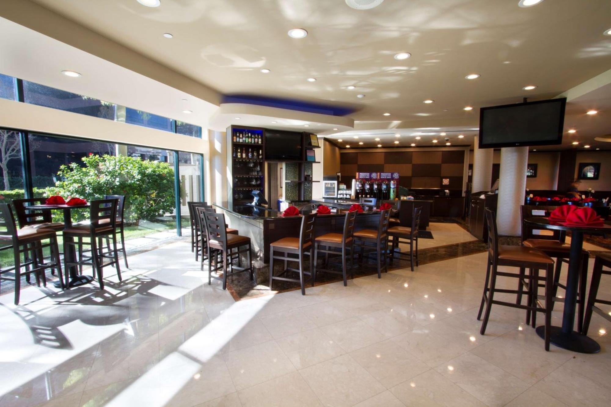Doubletree By Hilton Orange County Airport Hotel Santa Ana Eksteriør billede