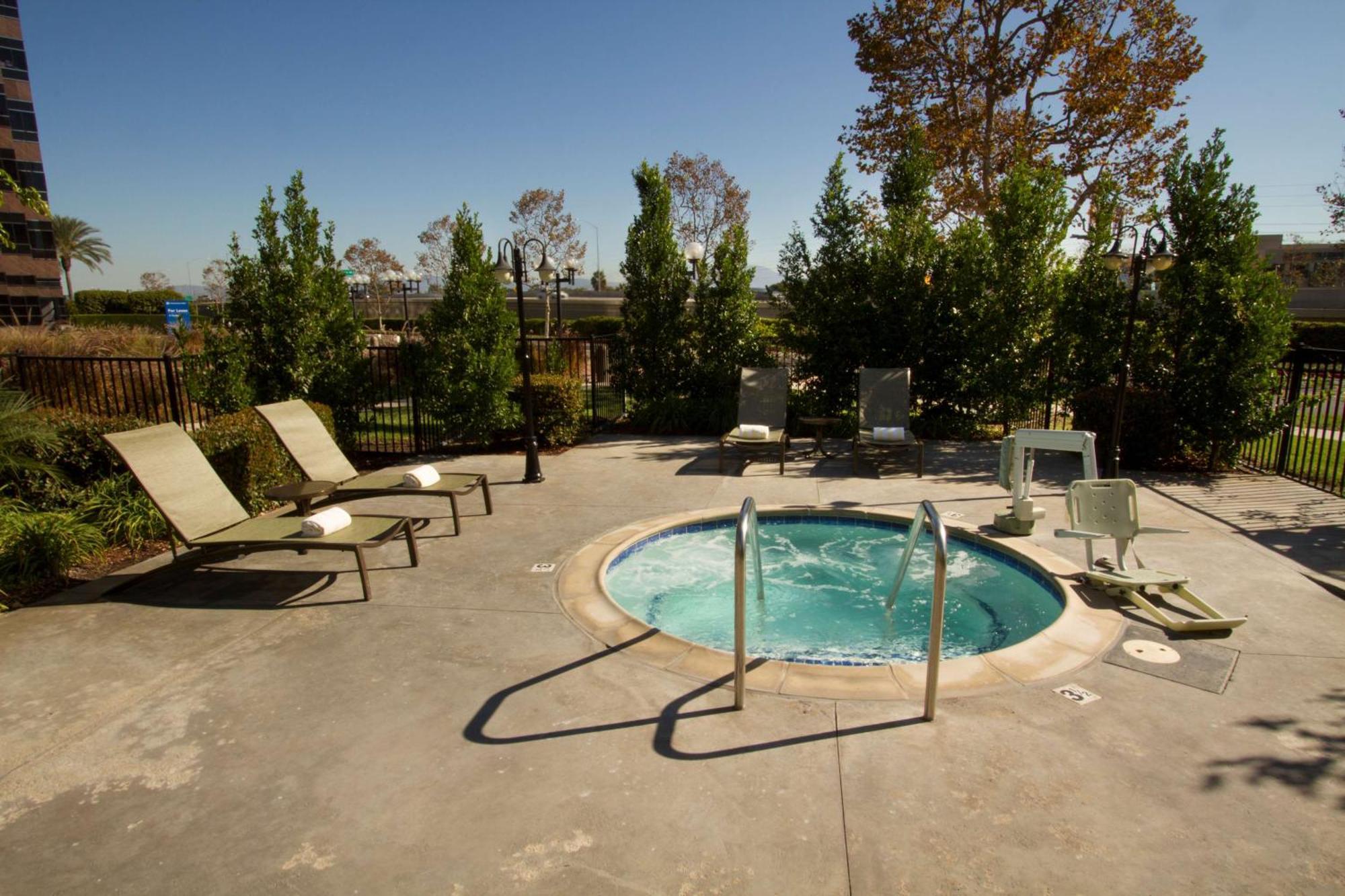 Doubletree By Hilton Orange County Airport Hotel Santa Ana Eksteriør billede