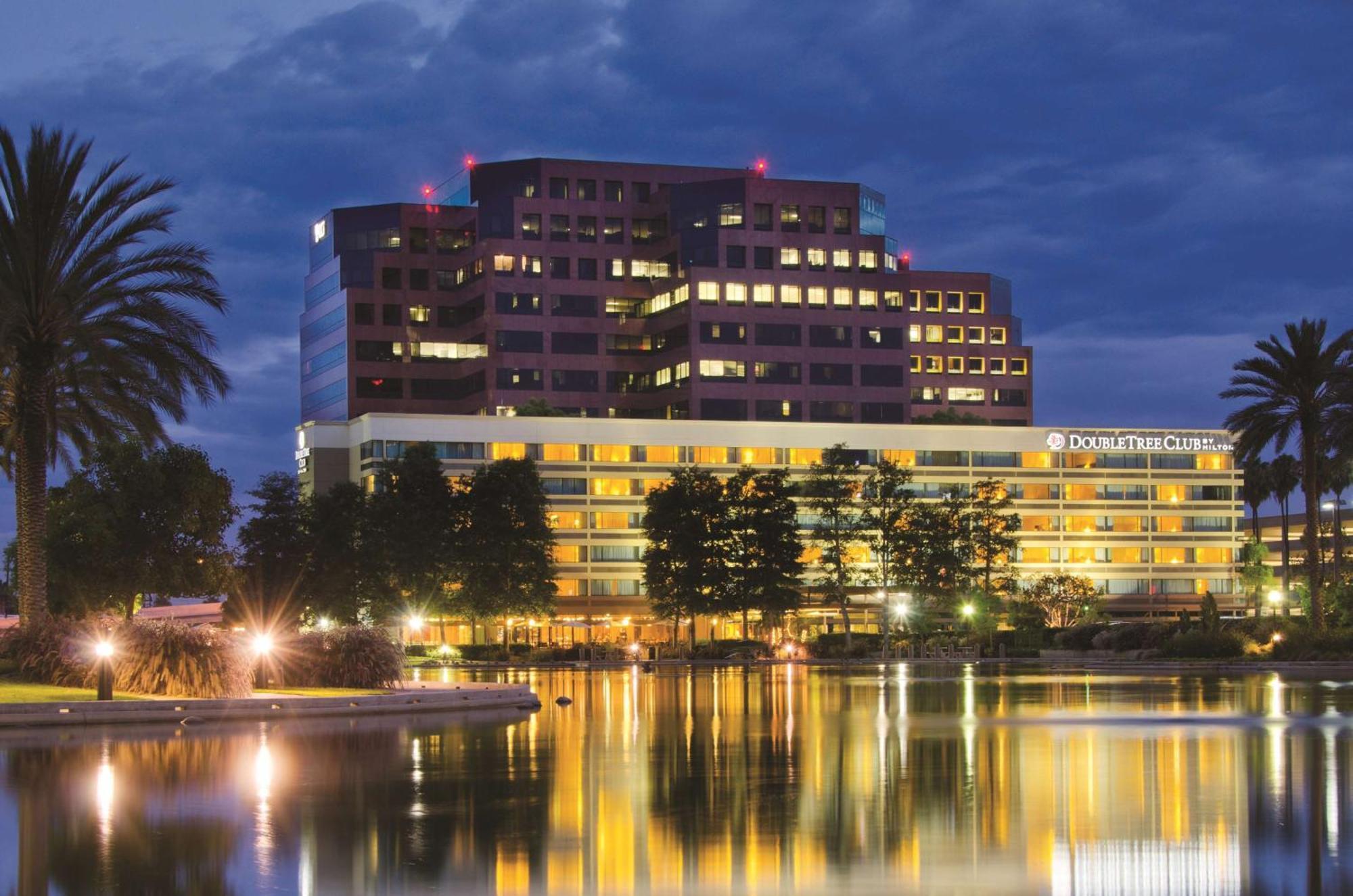 Doubletree By Hilton Orange County Airport Hotel Santa Ana Eksteriør billede