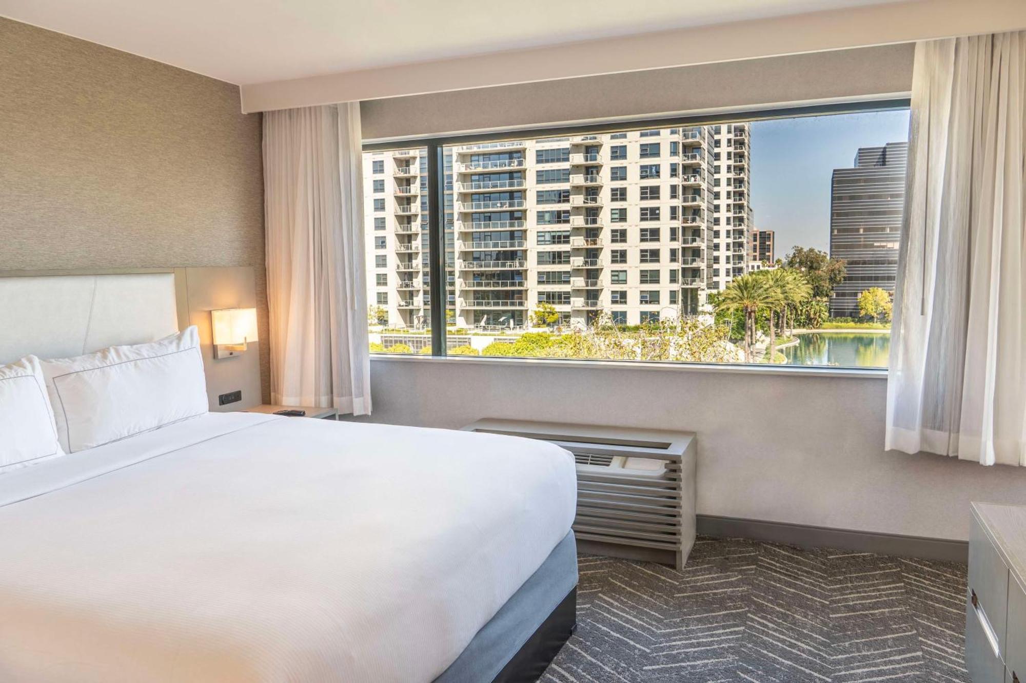 Doubletree By Hilton Orange County Airport Hotel Santa Ana Eksteriør billede
